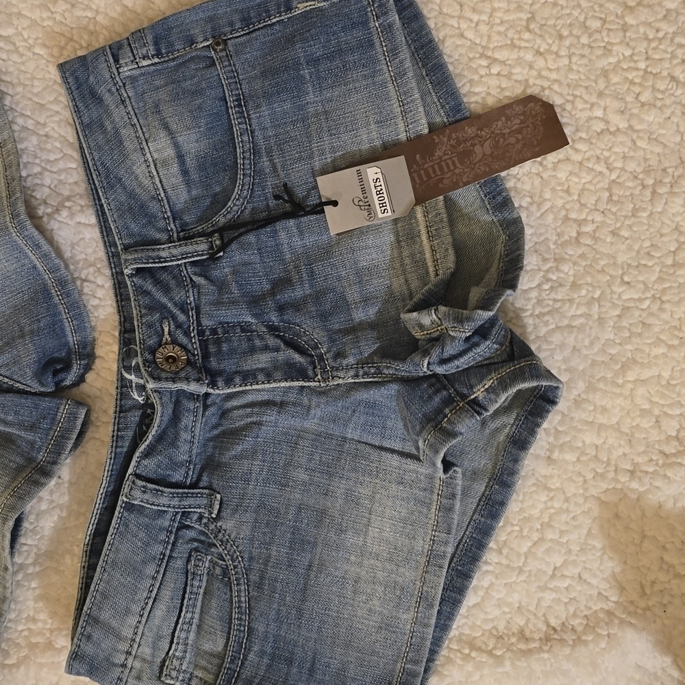 YMI PREMIUM JEAN SHORTS. SIZE Varies (Juniors). Color Acid Wash Blue - Picture 6 of 8
